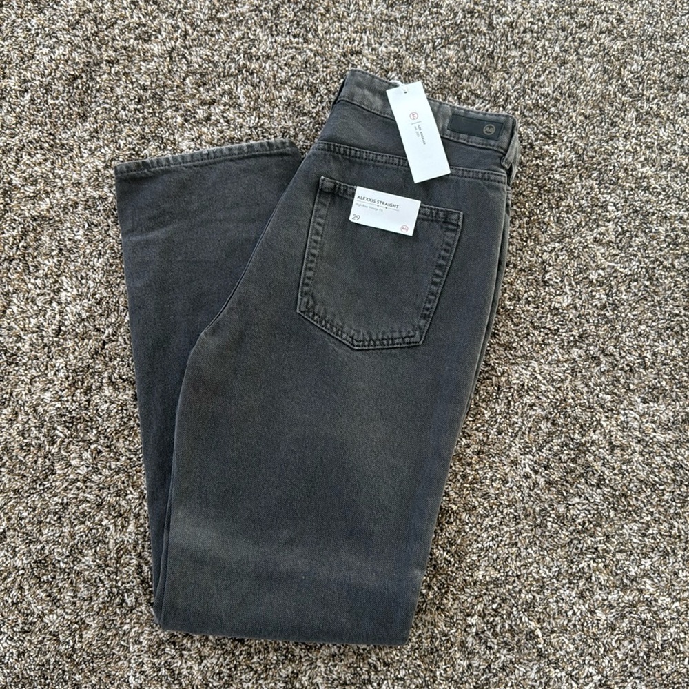 Ag denim
Alexxis straight jeans